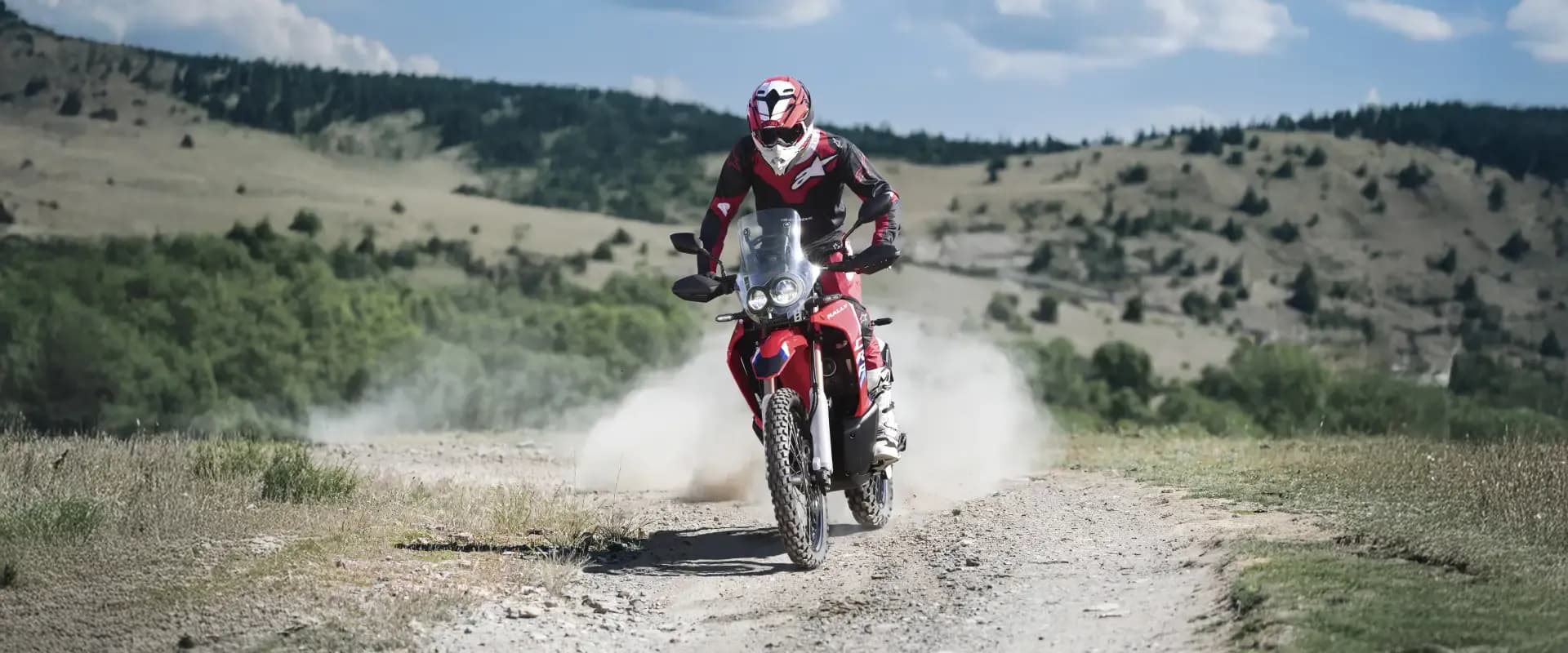 crf-250-rally-web-banner-lifestyle-banner-1920x800px-1-1-16062025-032619.webp